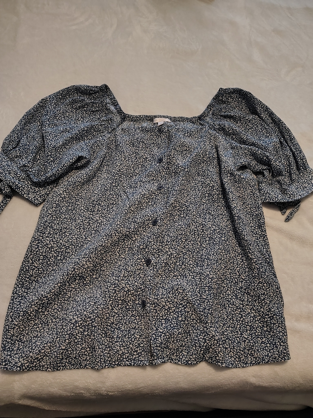 LC Lauren Conrad Navy Floral Puff-Sleeve Button Blouse